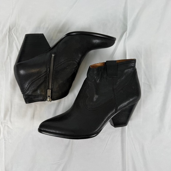 EUC Frye Black Leather Western Reina Ankle Boots Pointed Toe Stacked Heel 8M - Picture 3 of 7